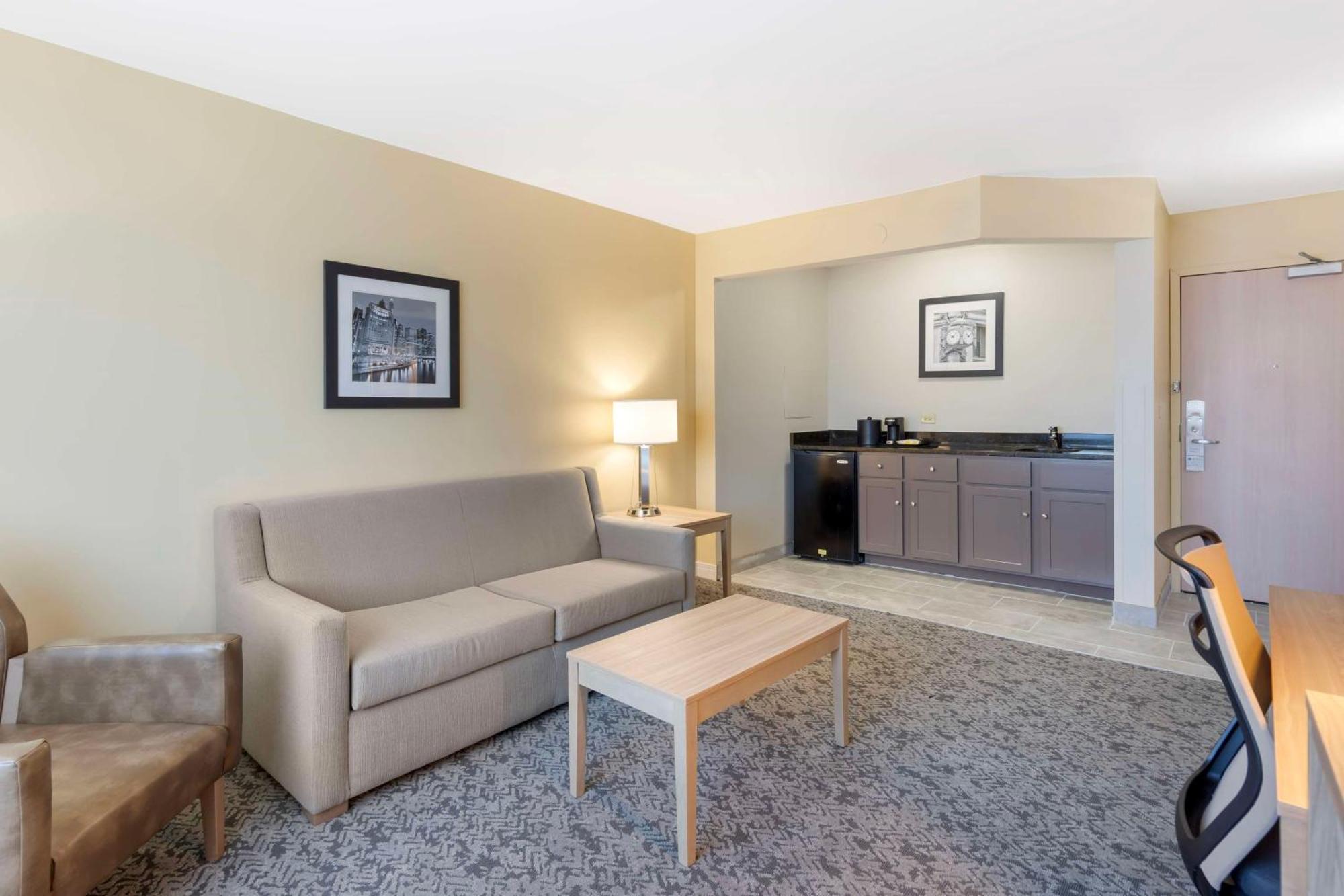 Best Western Glenview - Chicagoland Inn And Suites ภายนอก รูปภาพ